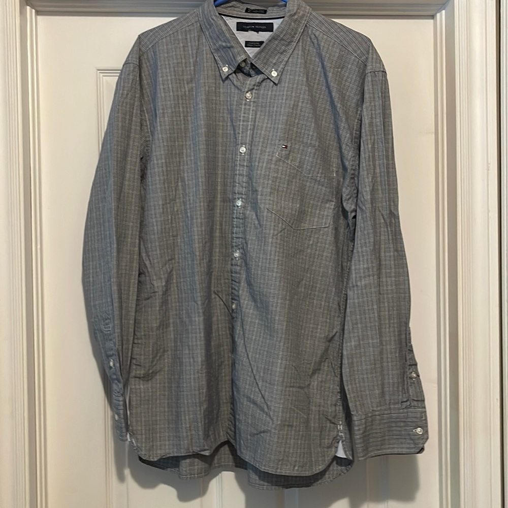 Tommy Hilfiger shirt size large